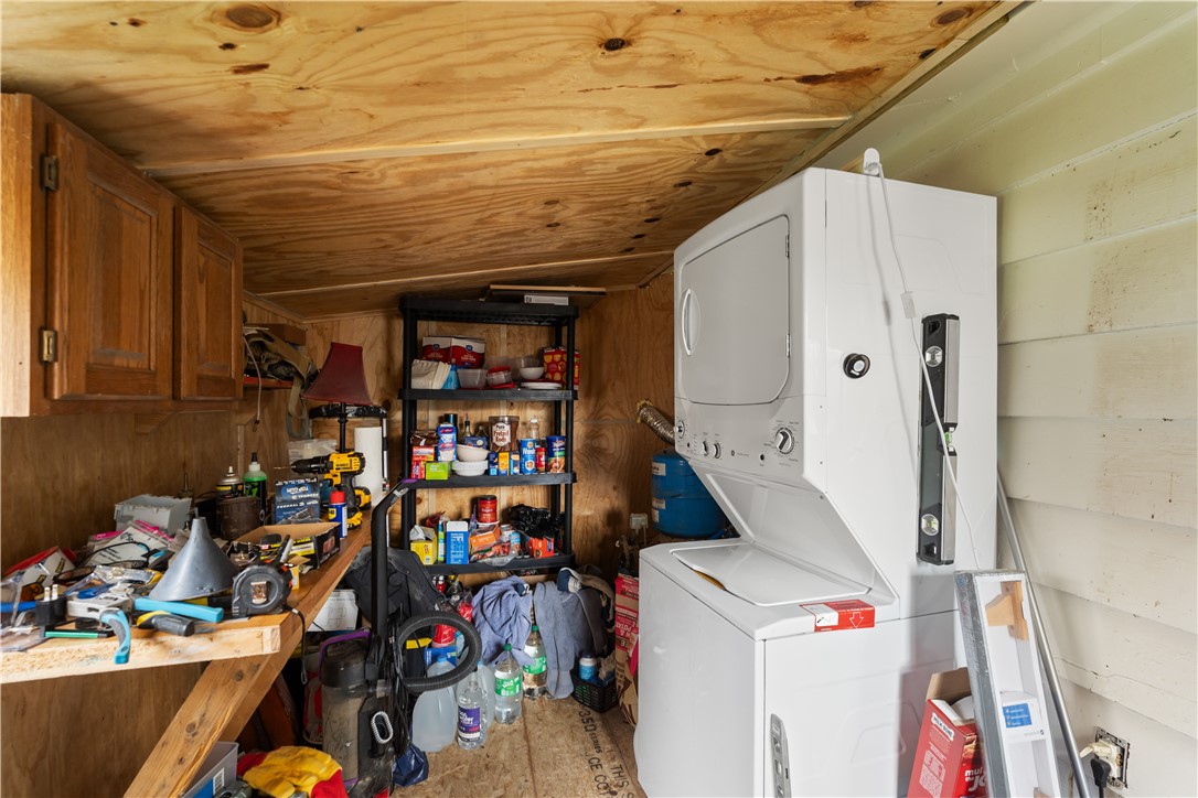 5071 Murphy Road Pike, NY 14066 - Photo 20 of 44 Laundry/storage room