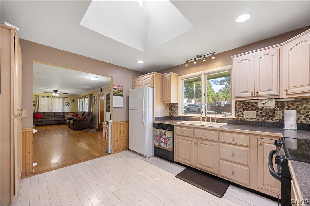 80 8th Street East Vernon, NY 13421 - Photo 7 of 29