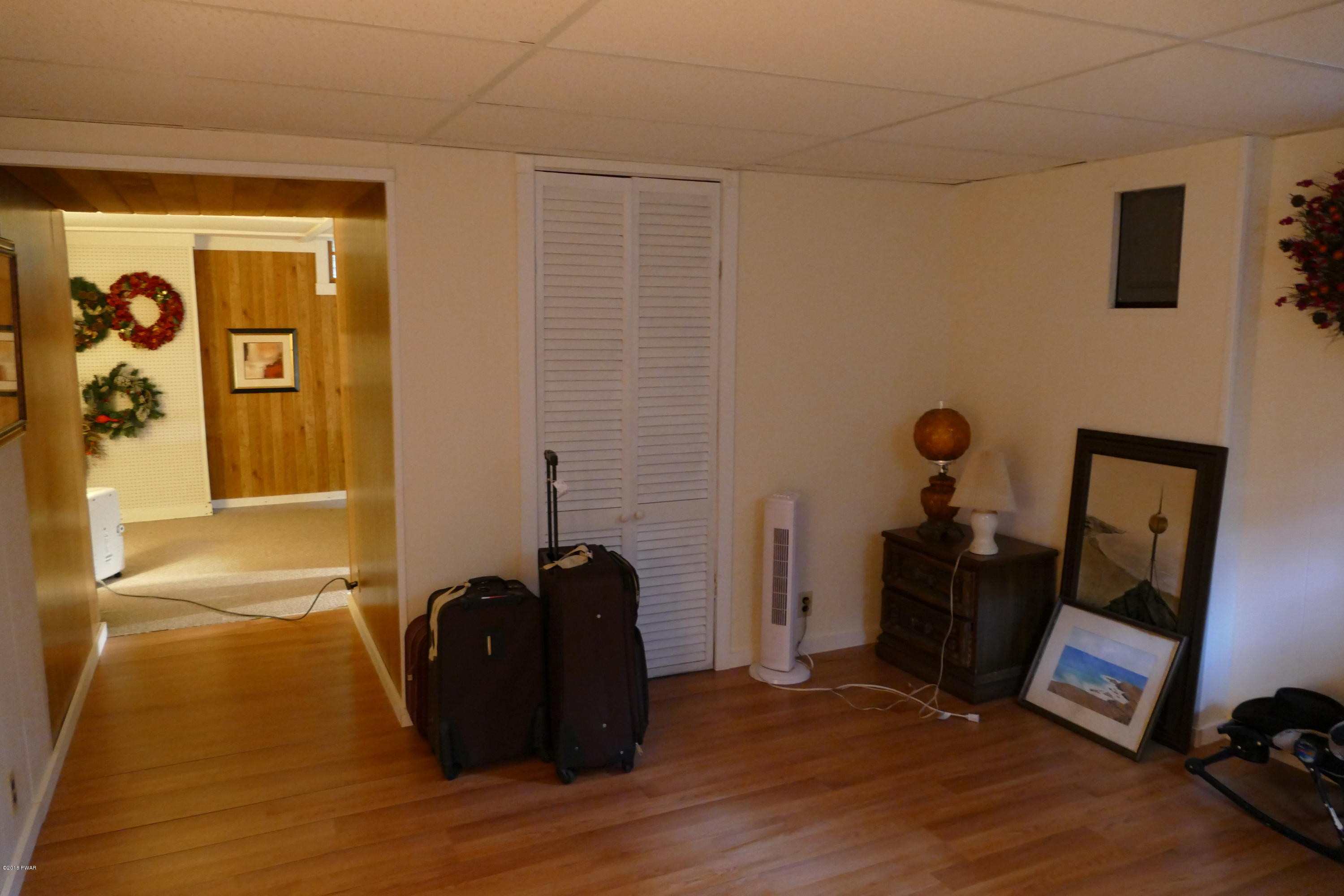 100 Cottage Road Tafton, PA 18464 - Photo 26 of 33 Den/Office