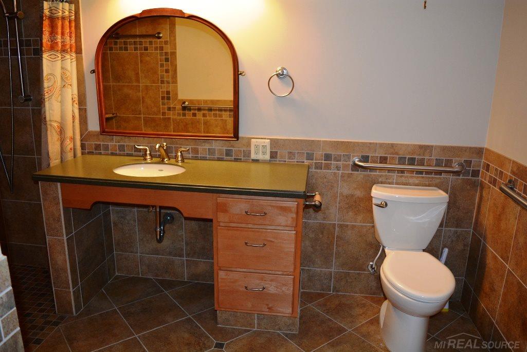 344 Fisher Road Grosse Pointe Farms, MI 48230 - Photo 14 of 16