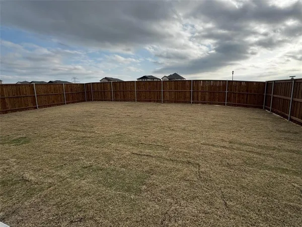 $2,550 | 1204 Sydney Lane, Seagoville, TX 75159