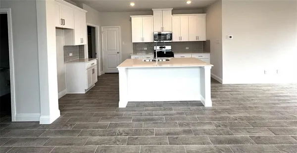 $2,550 | 1204 Sydney Lane, Seagoville, TX 75159