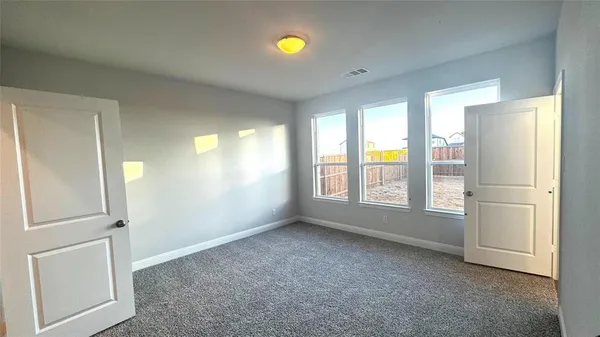 $2,550 | 1204 Sydney Lane, Seagoville, TX 75159