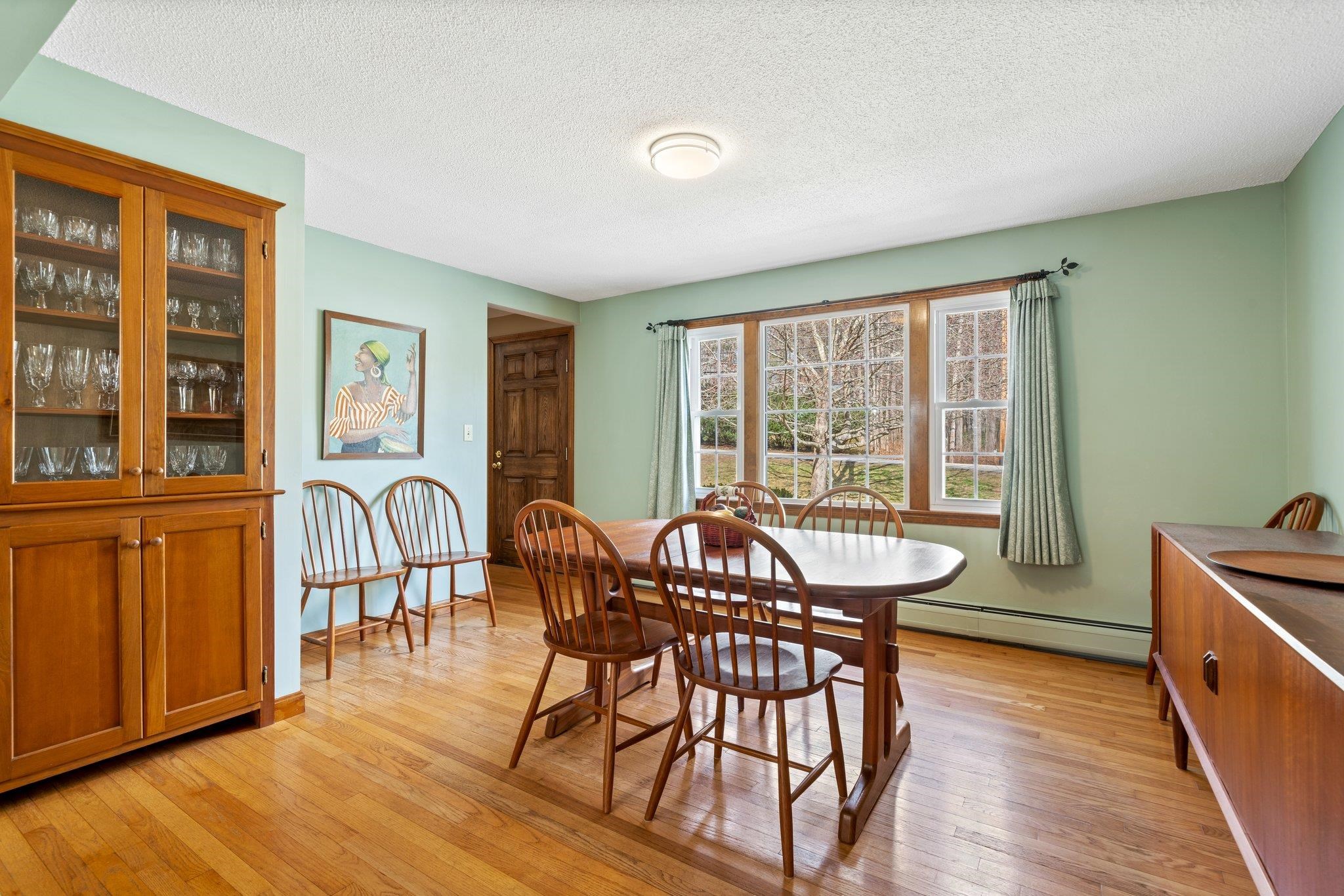 137 Mountain Road Concord, NH 03301 - Photo 3 of 39