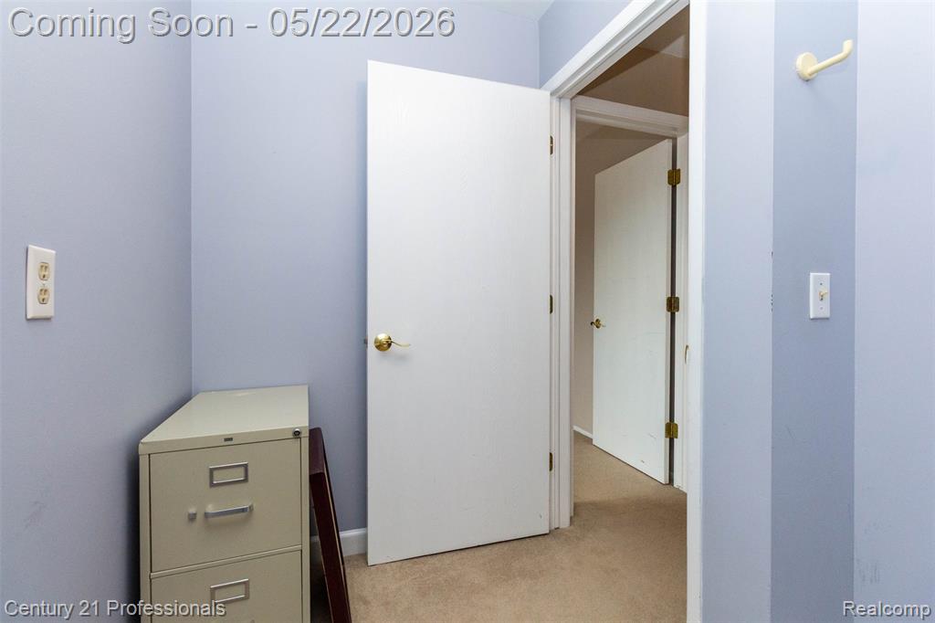 574 Tennyson Rochester, MI 48307 - Photo 24 of 48