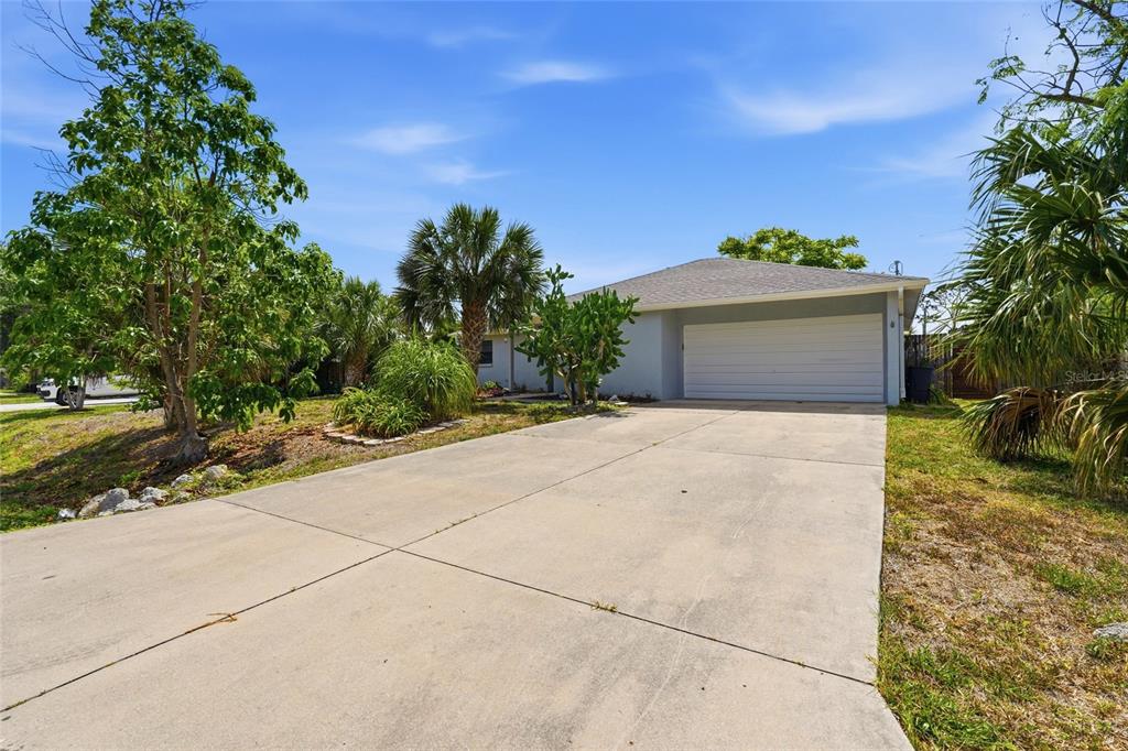 1163 Ringtail Road Venice, FL 34293 - Photo 3 of 48
