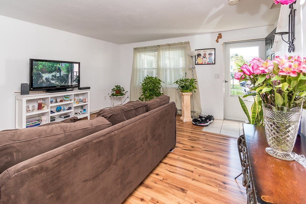 301 Mammoth Road, Unit 6 Lowell, MA 01854 - Photo 5 of 11
