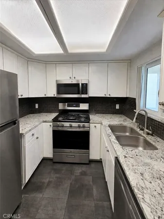 $455,000 | 14405 Cerise Avenue, Unit 13, Hawthorne, CA 90250