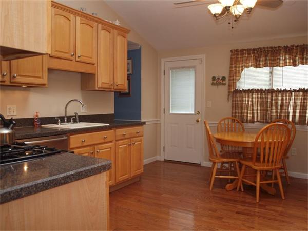 99 Selwyn Road Randolph, MA 02368 - Photo 4 of 29 Gallery Image 4