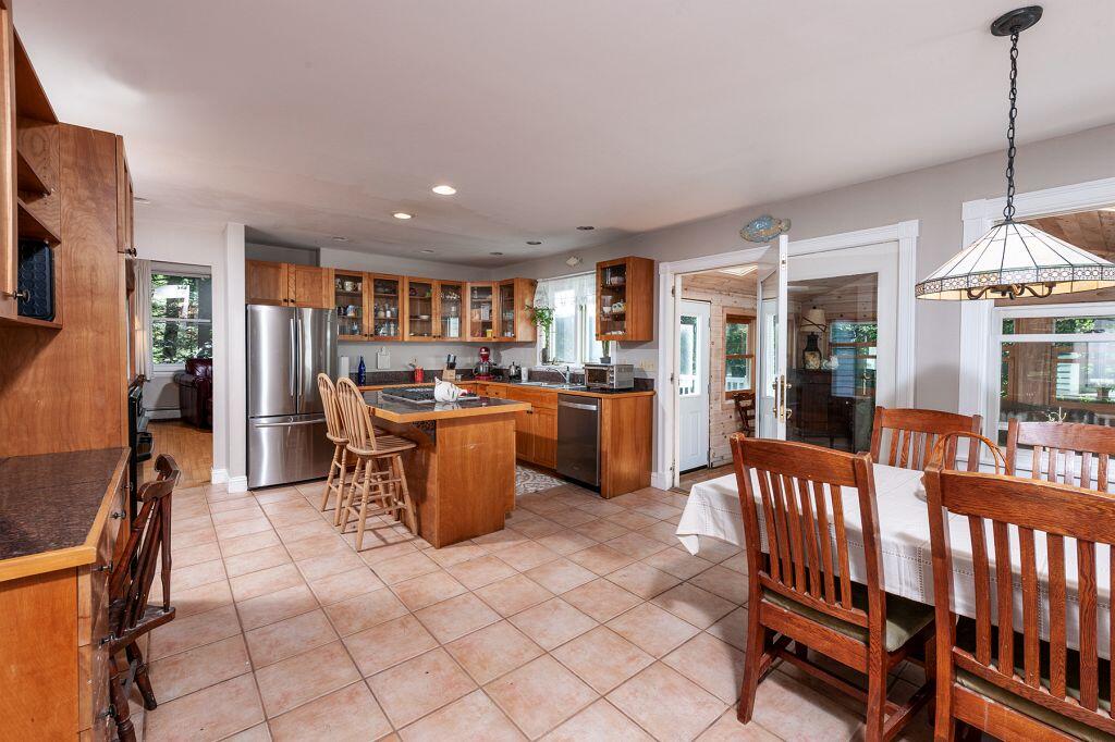 38 Pine Mountain Road Cape Neddick, ME 03902 - Photo 6 of 45 Kitchen
