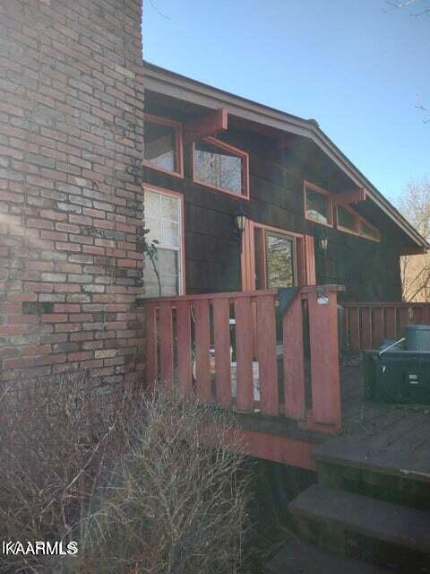 205 Fairview Road Middlesboro, KY 40965 - Photo 3 of 6 20230106174145228601000000-o