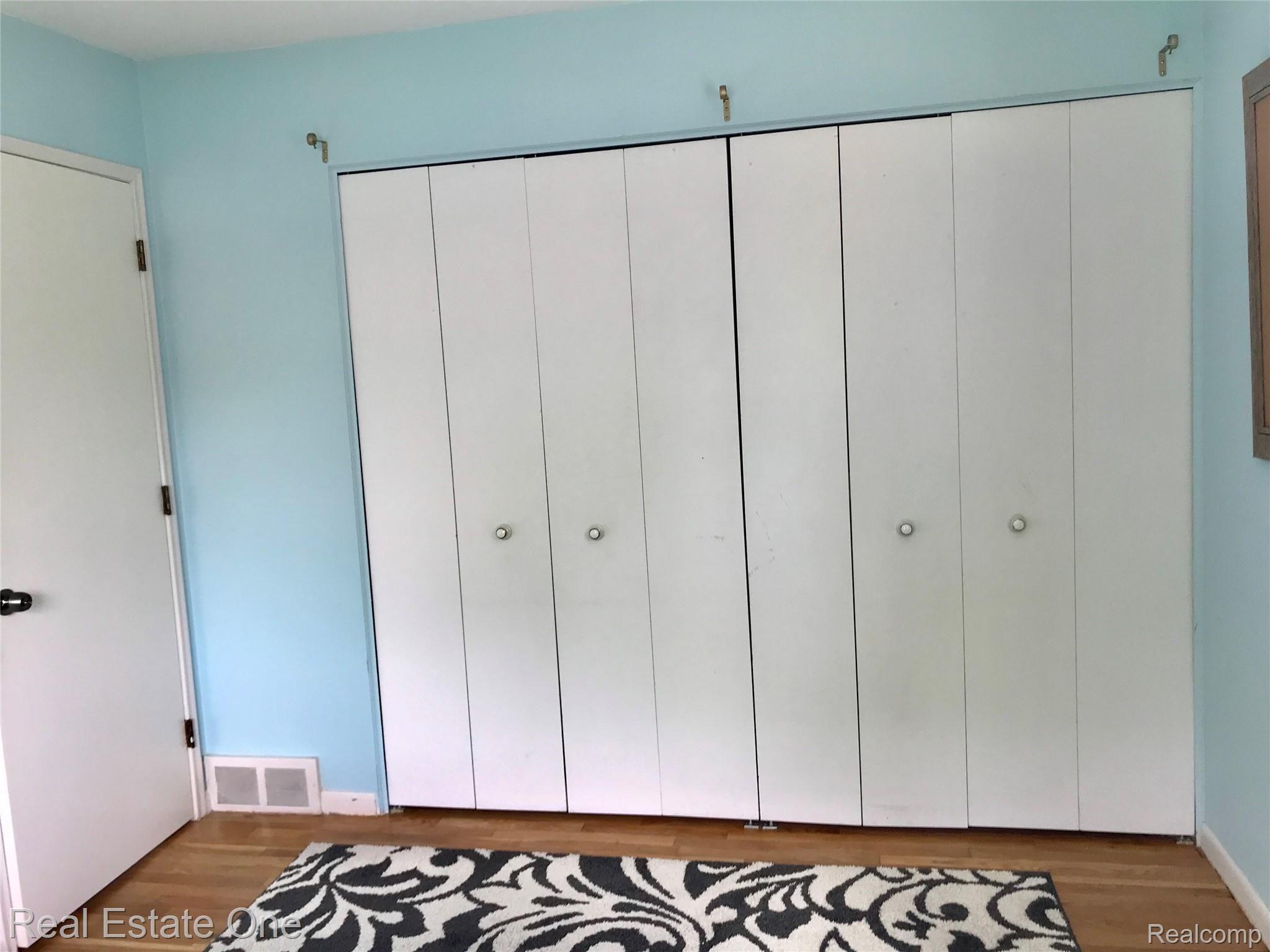 590 South Fieldstone Drive Rochester, MI 48309 - Photo 18 of 19 LOTS OF CLOSET SPACE
