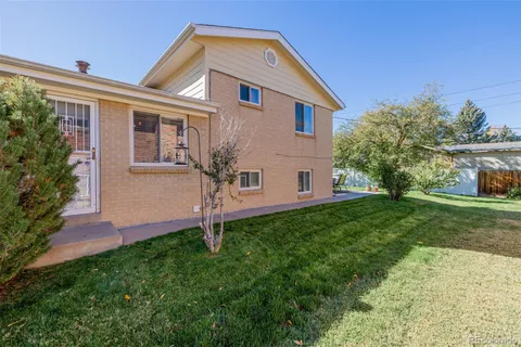 a front view of house with yard