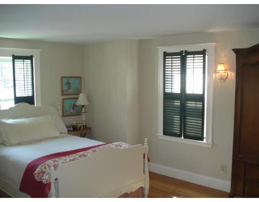 39 Governors Road Milton, MA 02186 - Photo 9 of 13