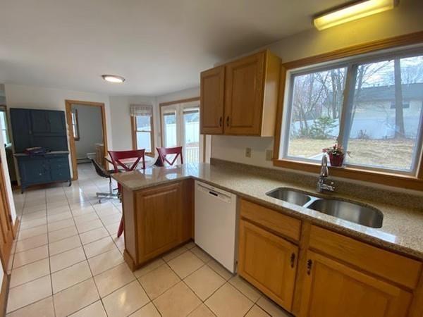 24 Brandon Road Haverhill, MA 01832 - Photo 6 of 36 Gallery Image 6