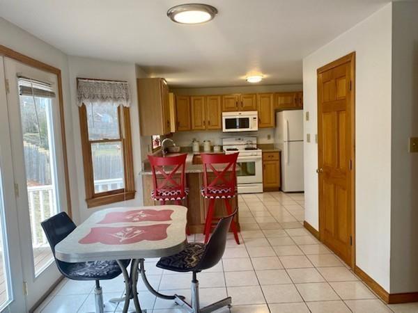 24 Brandon Road Haverhill, MA 01832 - Photo 8 of 36 Gallery Image 8
