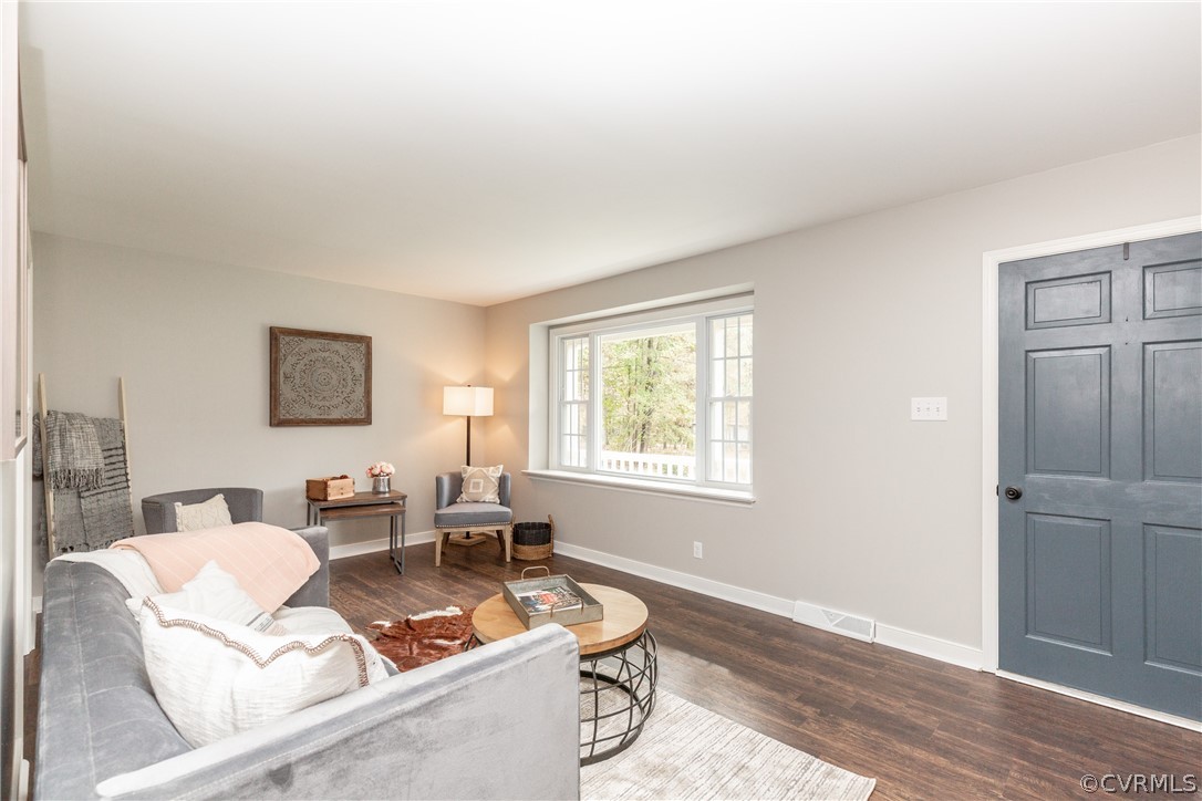 14510 Aldengate Road Midlothian, VA 23114 - Photo 5 of 42 Gallery Image 5