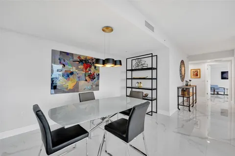 $1,095,000 | 1180 North Federal Highway, Unit 1005, Fort Lauderdale, FL 33304