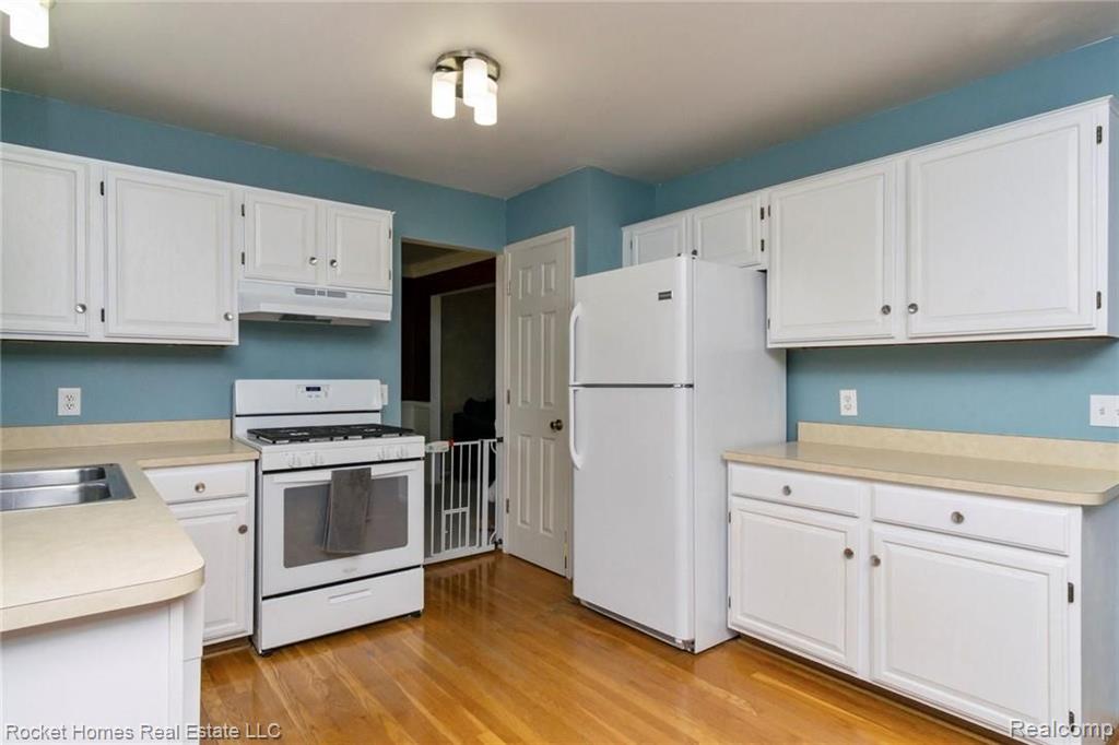 227 Parsons Lane Rochester Hills, MI 48307 - Photo 10 of 29