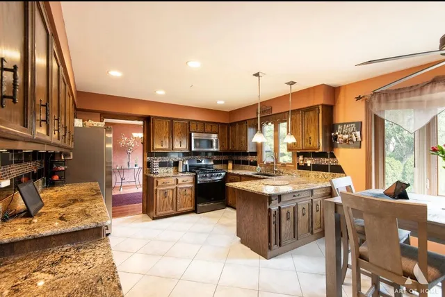 $594,900 | 12809 Brian Place, Palos Park, IL 60464