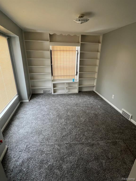 17709 Sunderland Road Detroit, MI 48219 - Photo 8 of 25