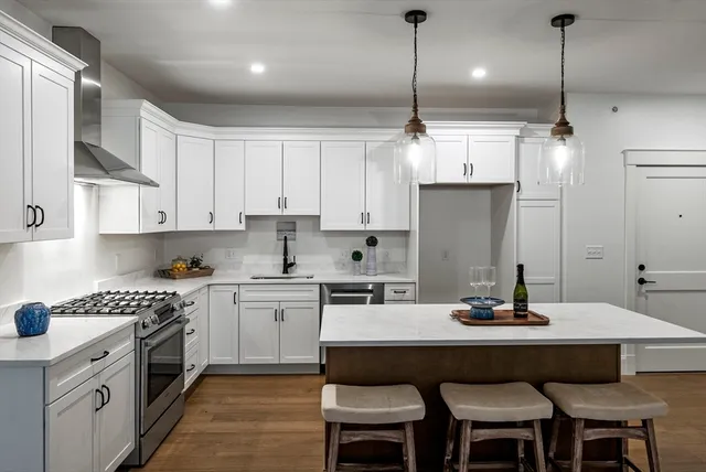 $975,000 | 134 Court Street, Unit 12, Plymouth, MA 02360