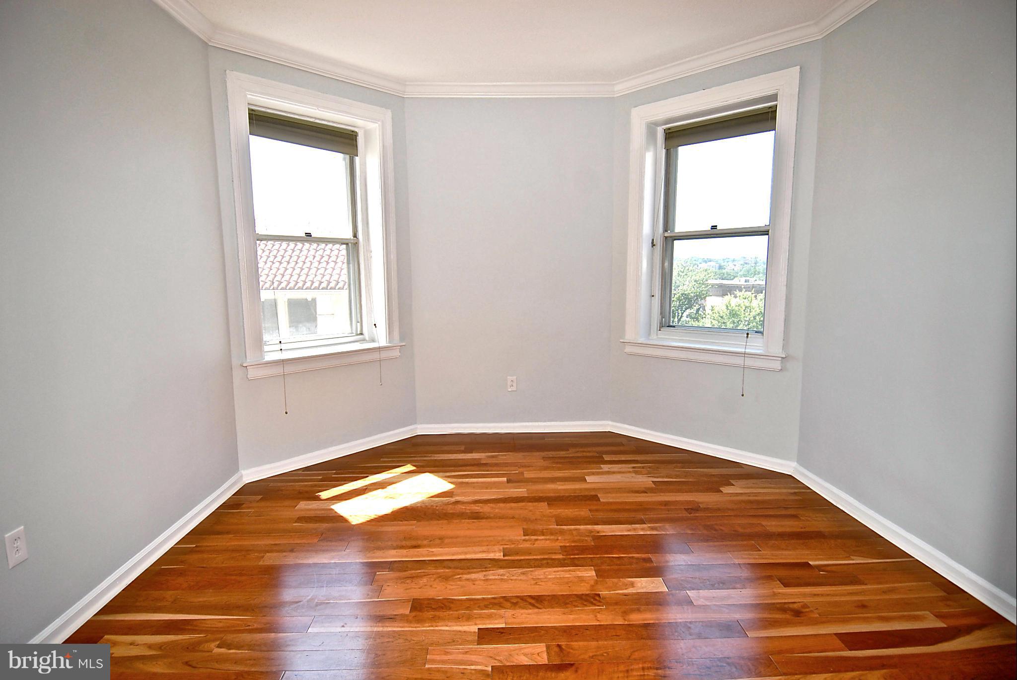 1851 Columbia Road Northwest, Unit 409 Washington, DC 20009 - Photo 5 of 30 Living Room