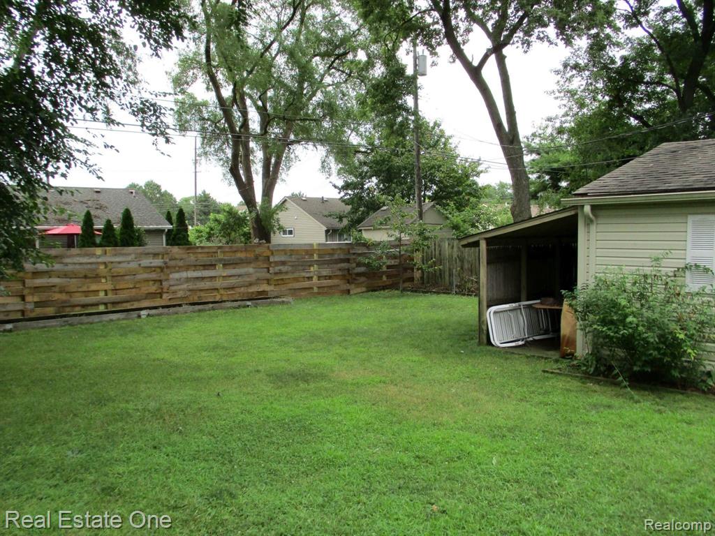 3195 Hessel Avenue Rochester Hills, MI 48307 - Photo 34 of 36