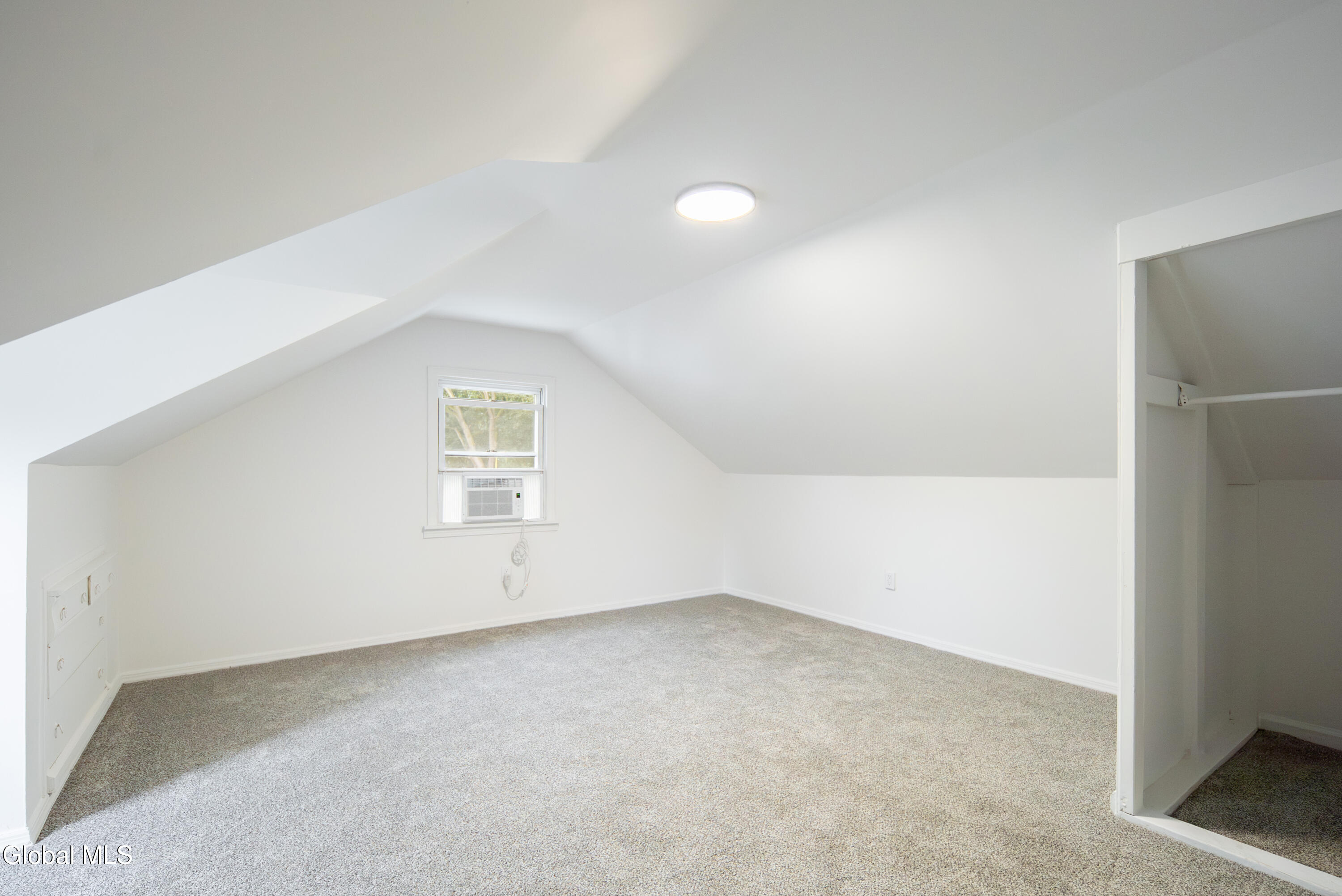 1013 Inner Drive Schenectady, NY 12303 - Photo 30 of 54 030