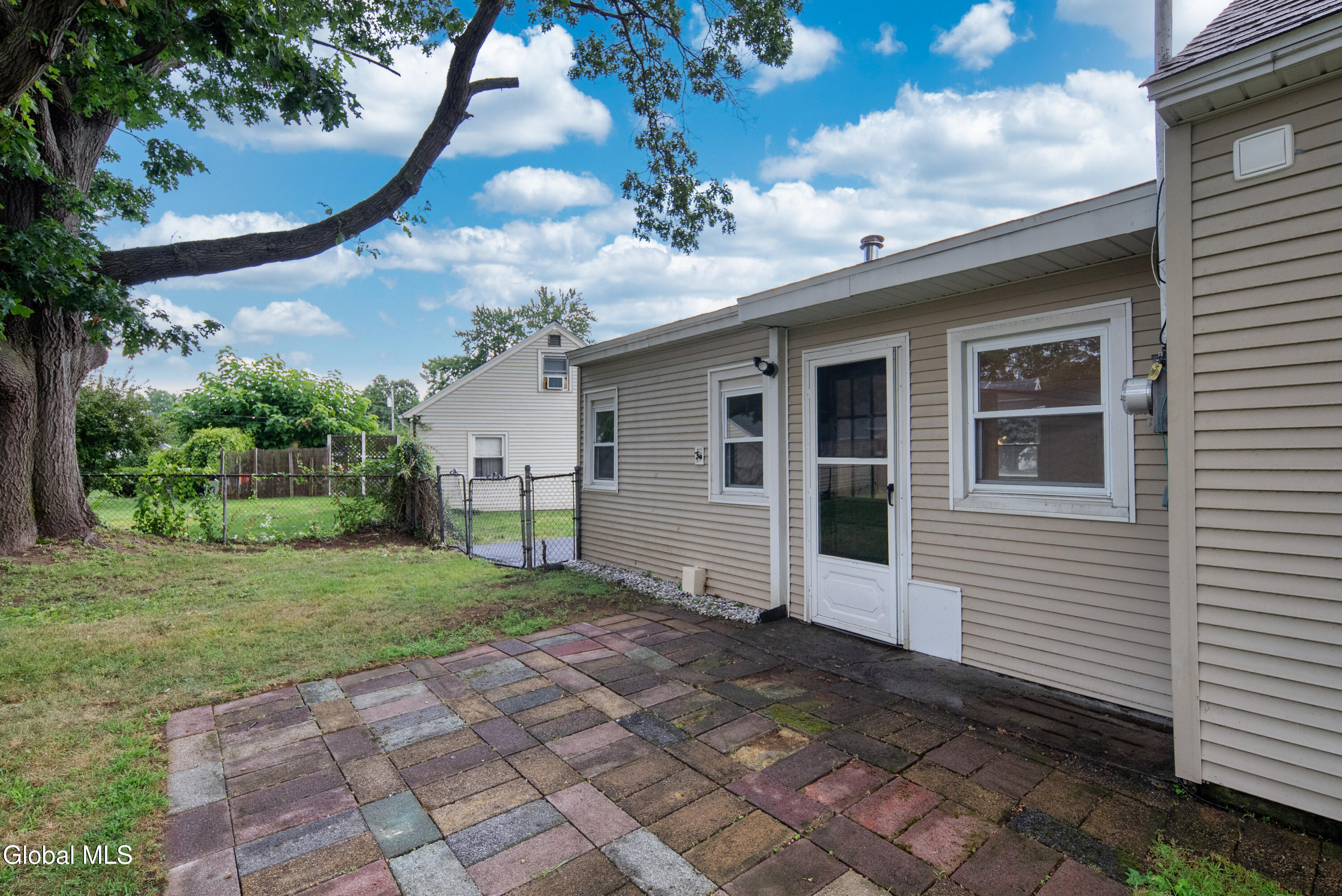 1013 Inner Drive Schenectady, NY 12303 - Photo 37 of 54 037