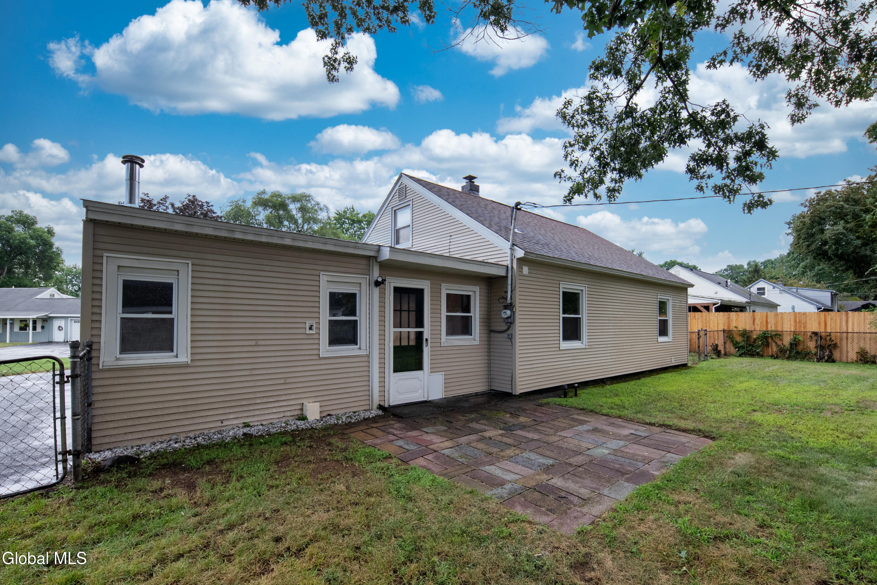 1013 Inner Drive Schenectady, NY 12303 - Photo 38 of 54 038
