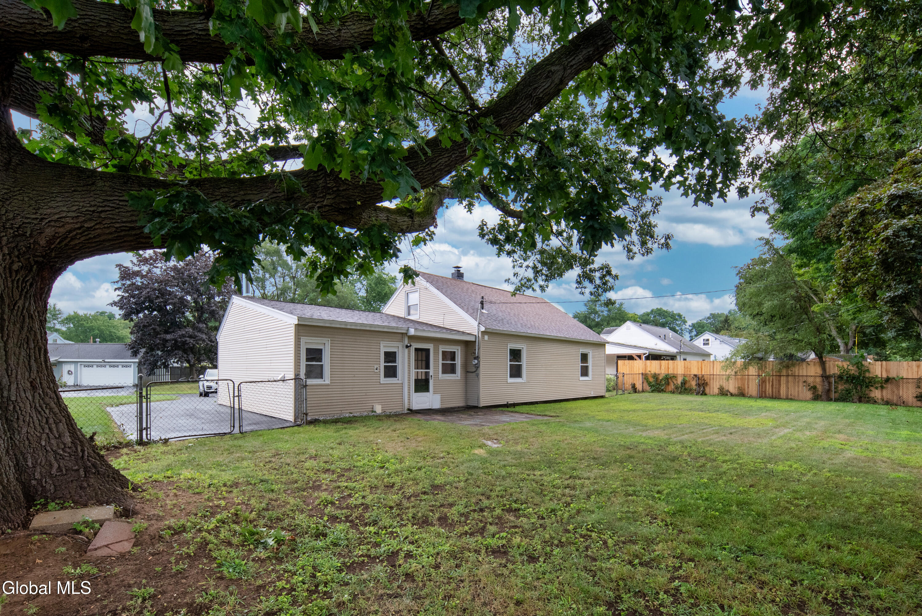 1013 Inner Drive Schenectady, NY 12303 - Photo 40 of 54 040