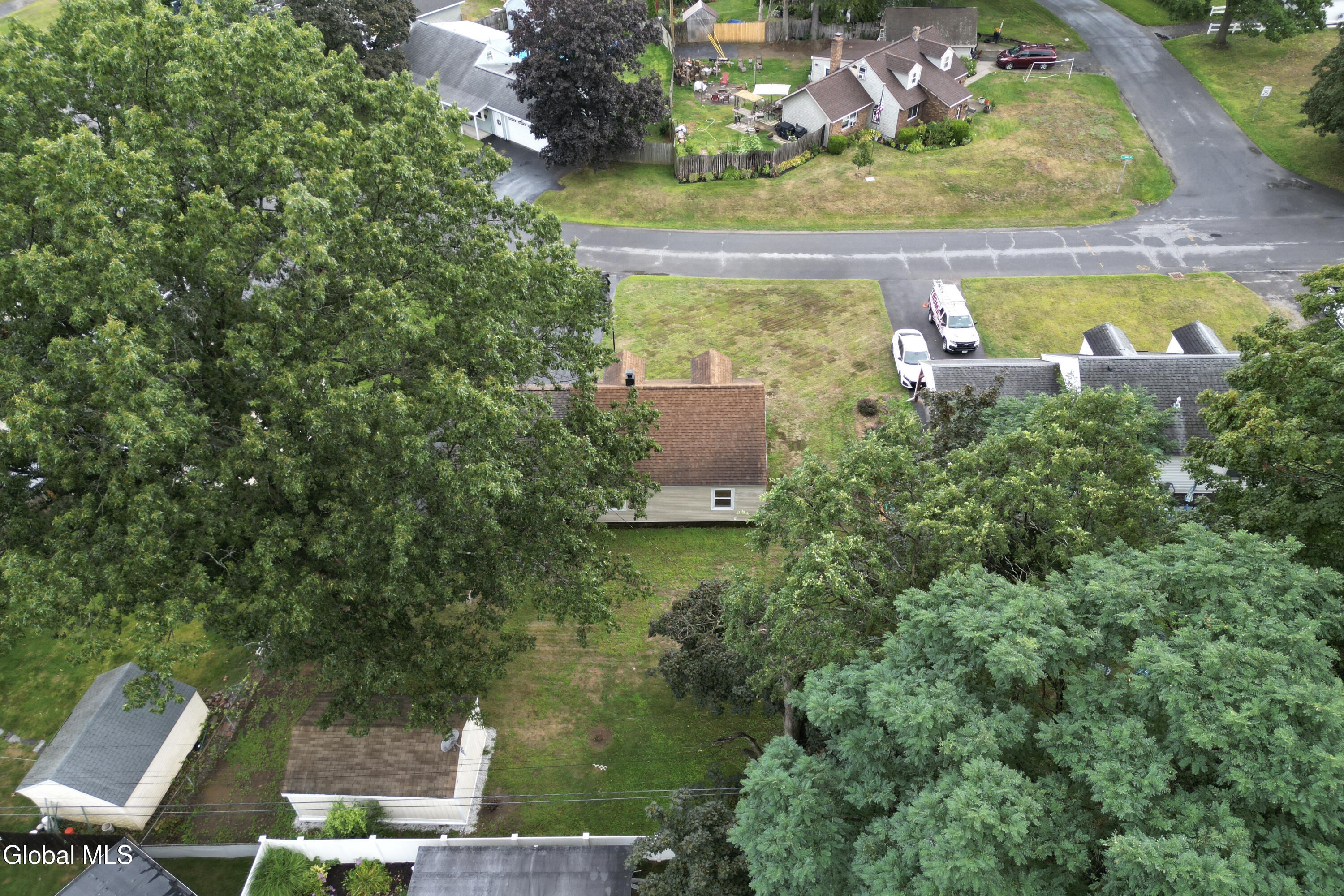 1013 Inner Drive Schenectady, NY 12303 - Photo 50 of 54 051