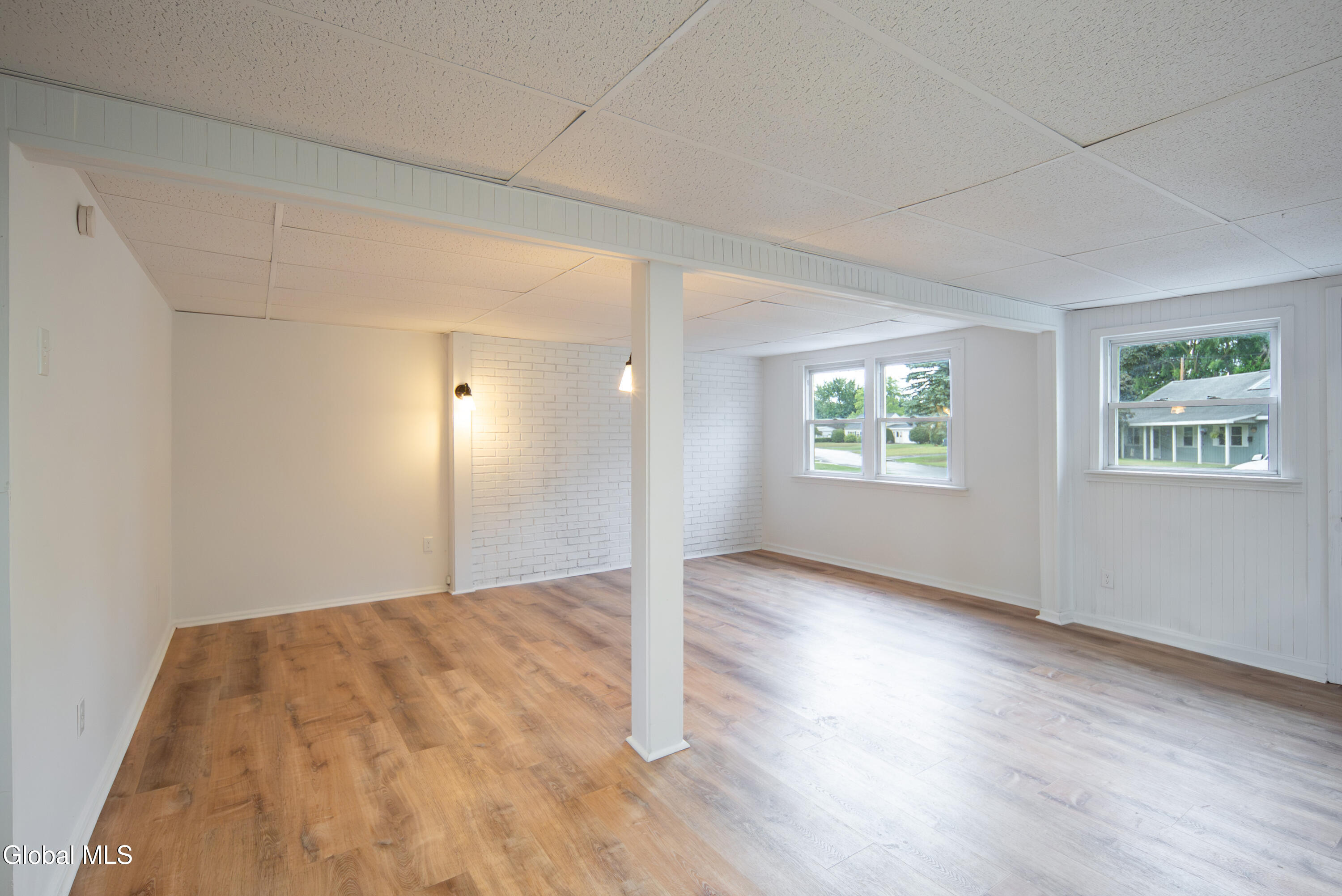 1013 Inner Drive Schenectady, NY 12303 - Photo 10 of 54 010