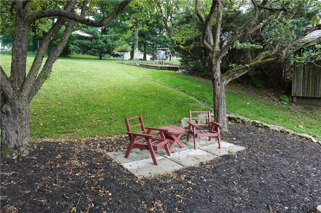 128 Teakwood Road Butler, PA 16001 - Photo 22 of 23 JUST ENOUGH YARD AND THIS QUAINT OUTSIDE SEATING AREA