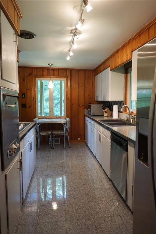 128 Teakwood Road Butler, PA 16001 - Photo 6 of 23 Gallery Image 6