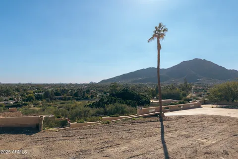 $3,900,000 | 6418 East Joshua Tree Lane, Unit 2, Paradise Valley, AZ 85253