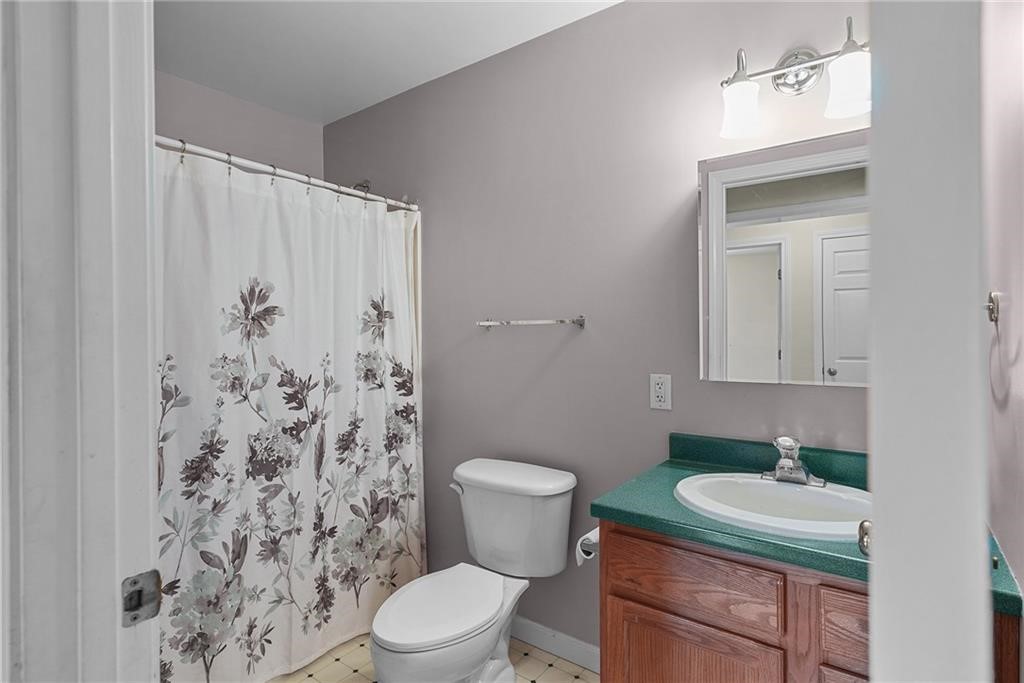 1037 Main Road Tiverton, RI 02878 - Photo 7 of 13