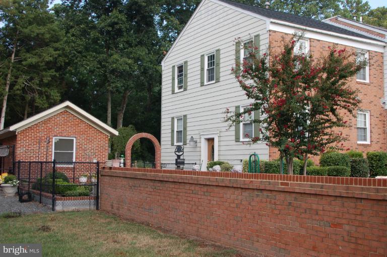 7458 Colton Lane Manassas, VA 20109 - Photo 2 of 13 Exterior (General)