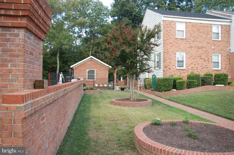 7458 Colton Lane Manassas, VA 20109 - Photo 3 of 13 Exterior (General)