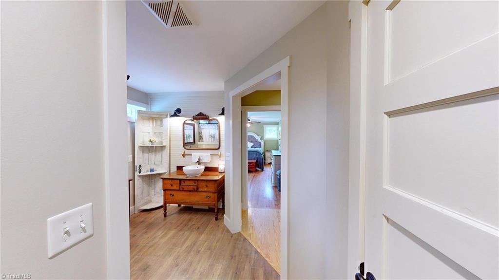 723 Ed Sink Road Thomasville, NC 27360 - Photo 33 of 48 Gallery Image 33