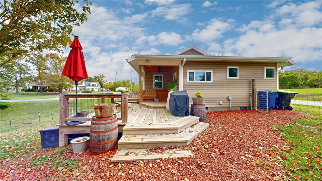 723 Ed Sink Road Thomasville, NC 27360 - Photo 4 of 48 Gallery Image 4