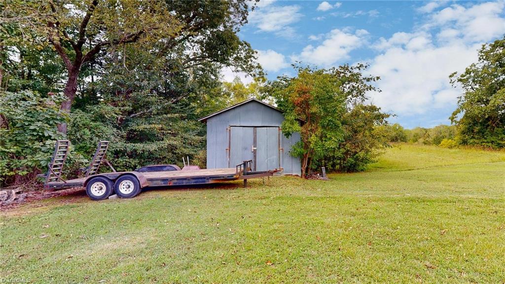 723 Ed Sink Road Thomasville, NC 27360 - Photo 44 of 48 Gallery Image 44