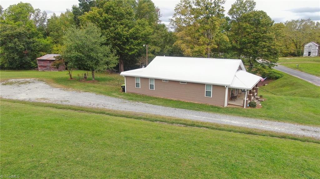 723 Ed Sink Road Thomasville, NC 27360 - Photo 45 of 48 Gallery Image 45