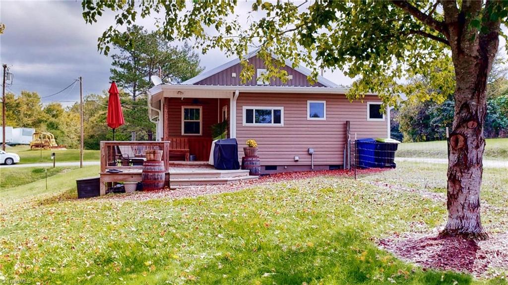 723 Ed Sink Road Thomasville, NC 27360 - Photo 5 of 48 Gallery Image 5