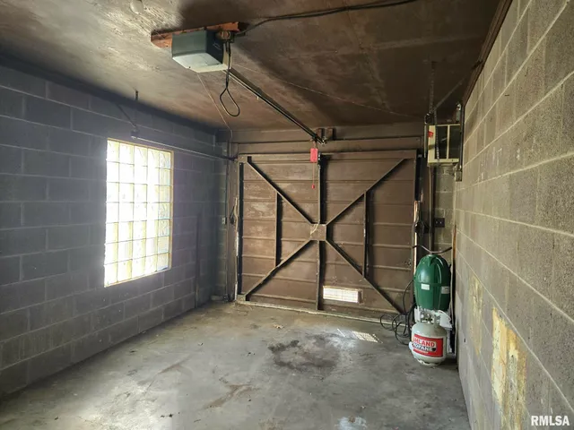 $130,000 | 25-27 Argonne Drive, Canton, IL 61520