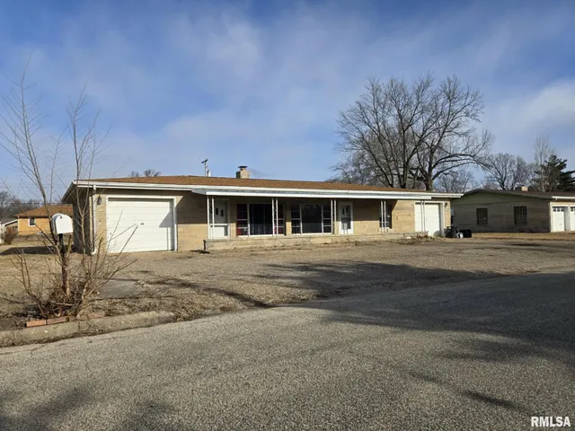 $130,000 | 25-27 Argonne Drive, Canton, IL 61520