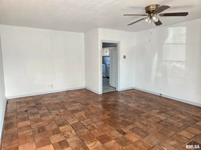 $130,000 | 25-27 Argonne Drive, Canton, IL 61520