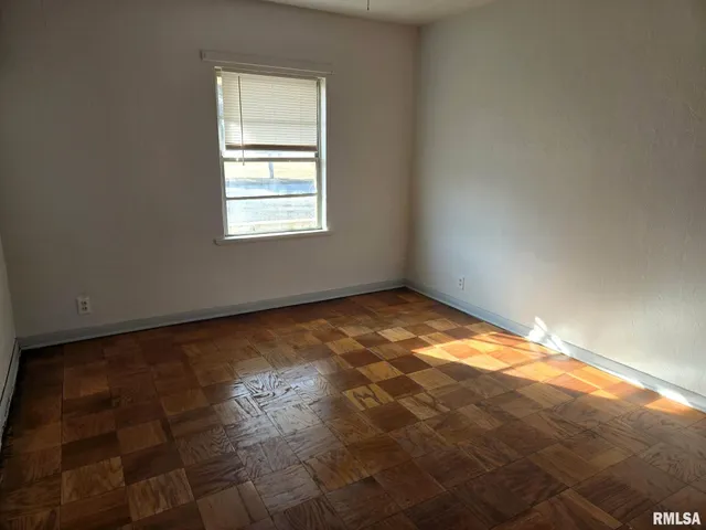 $130,000 | 25-27 Argonne Drive, Canton, IL 61520