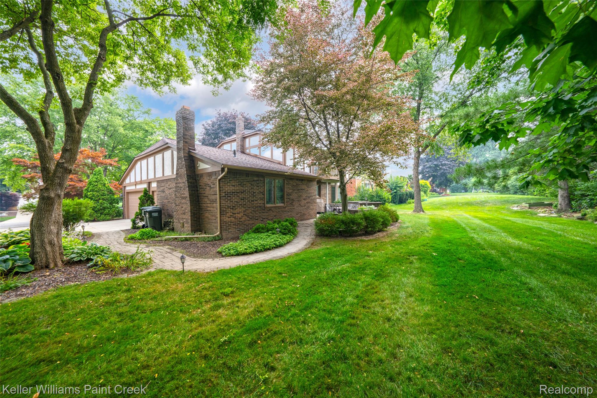 1077 Maple Leaf Drive Rochester, MI 48309 - Photo 5 of 60 1077 Maple Leaf Dr RHills EXT-7.jpg